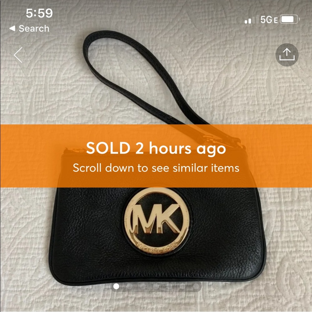 SOLD!! MICHAEL Michael Kors Leather Wristlet